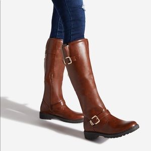 📣🎉 SALE Georginna Buckled Flat Boot NIB